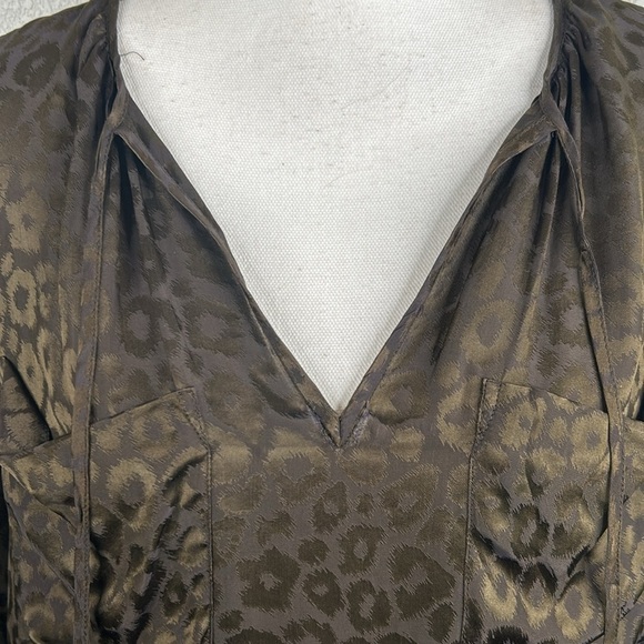 BCBGMaxAzria Cocoa Brown Silk Blend Leopard V-Neck Long Sleeve Top Size Small - Picture 2 of 9